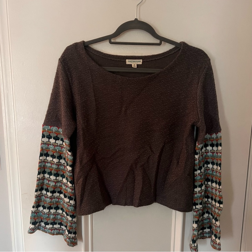 EARTHBOUND Brown Sweatshirt with Patterned Sleeves